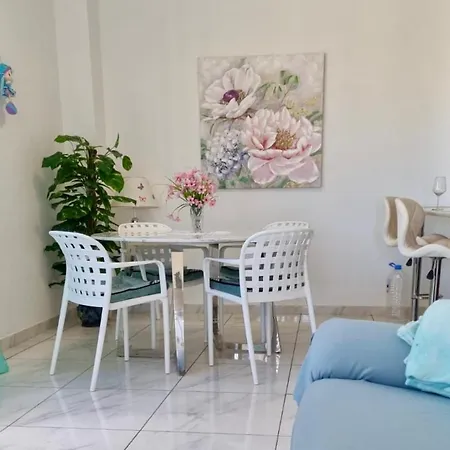 Apartment Family Close To The Sea